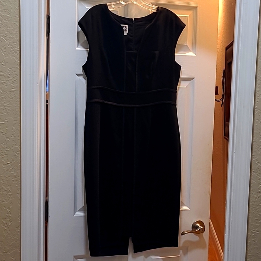 Anne Klein size 12 Black Dress like new condition